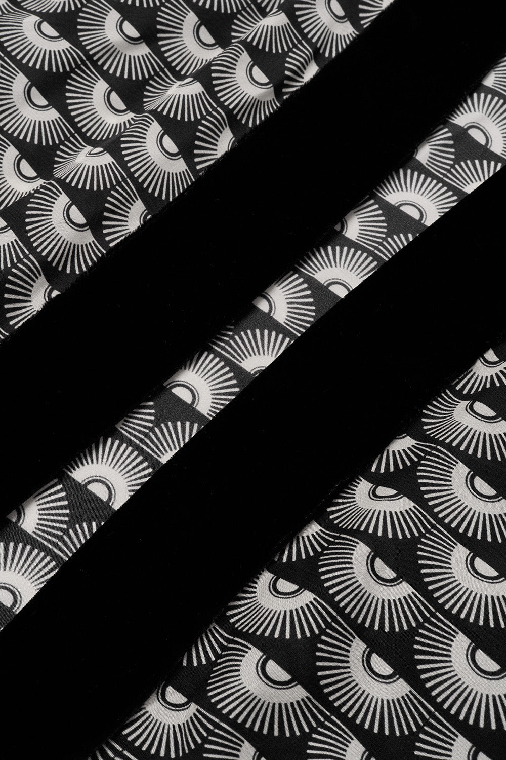 Kimono in black fan print