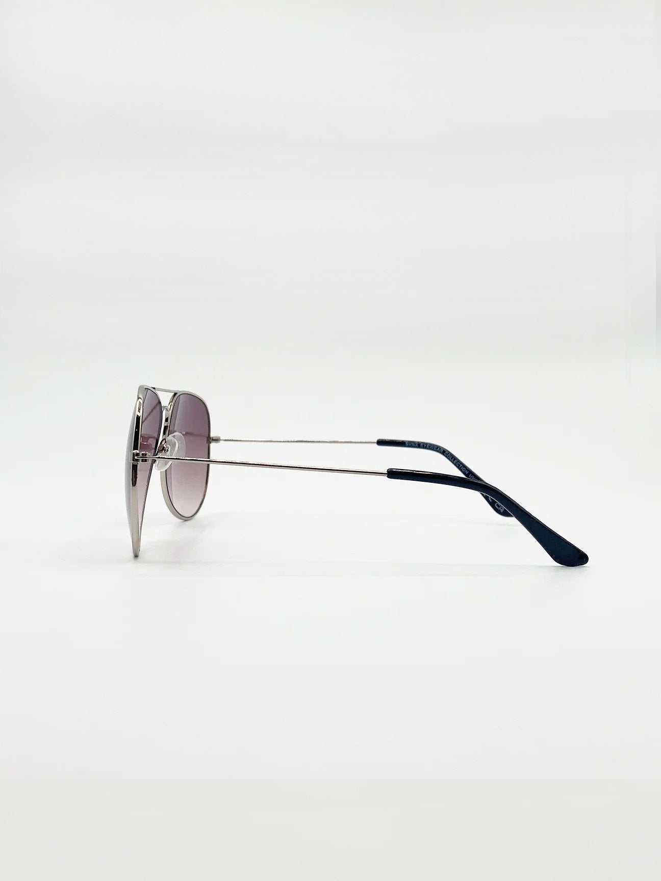 Classic aviator sunglasses in silver