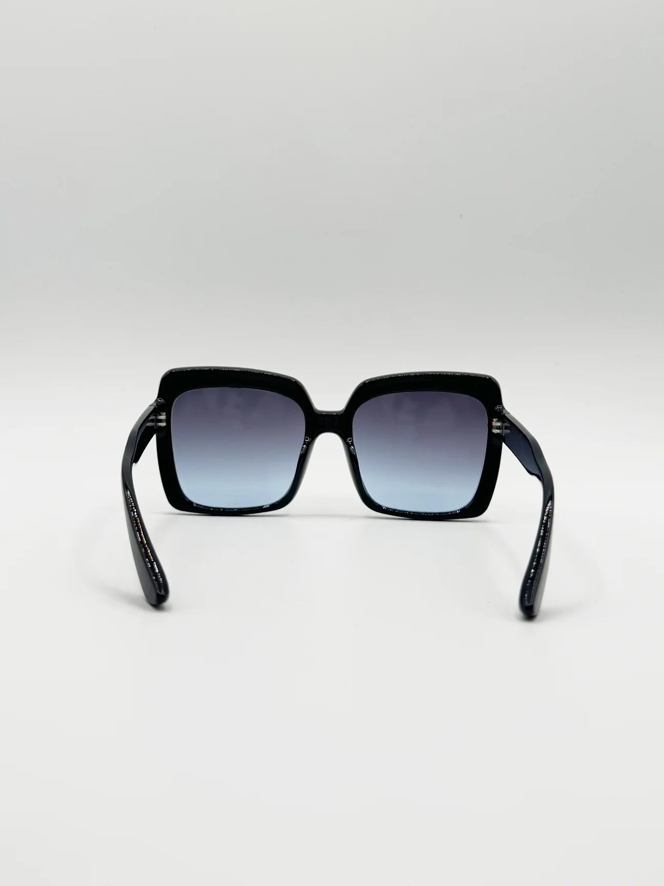 Perfectly oversized square sunglasses in black